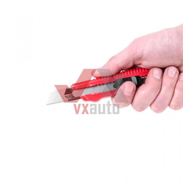 Нож прорезной с отломным лезвием 18 мм Intertool (усиленный)